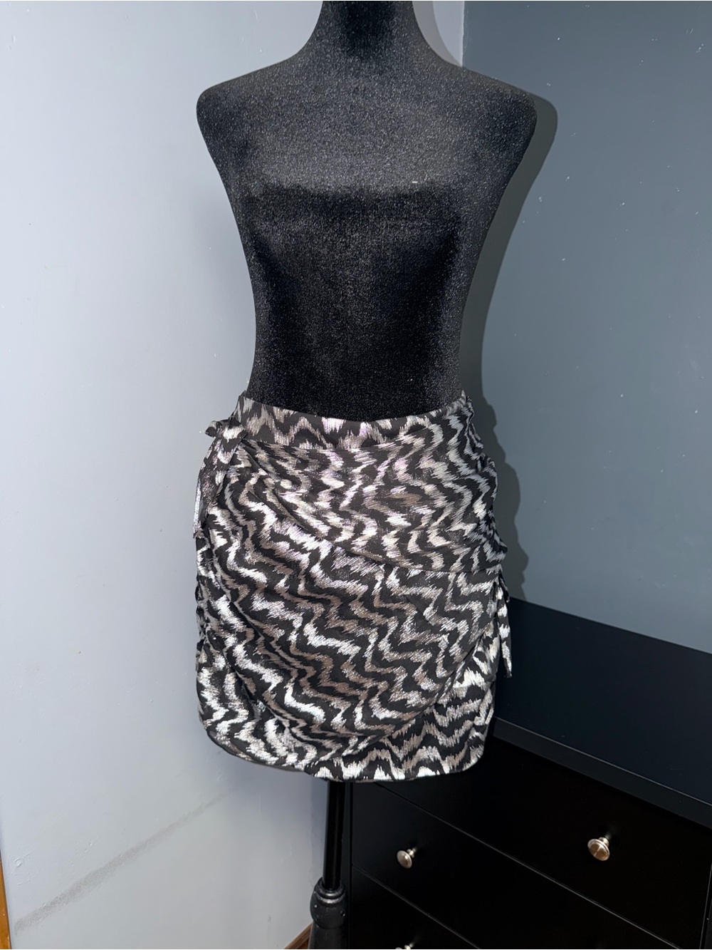 Zara Black & White Zigzag Ruched Mini Skirt